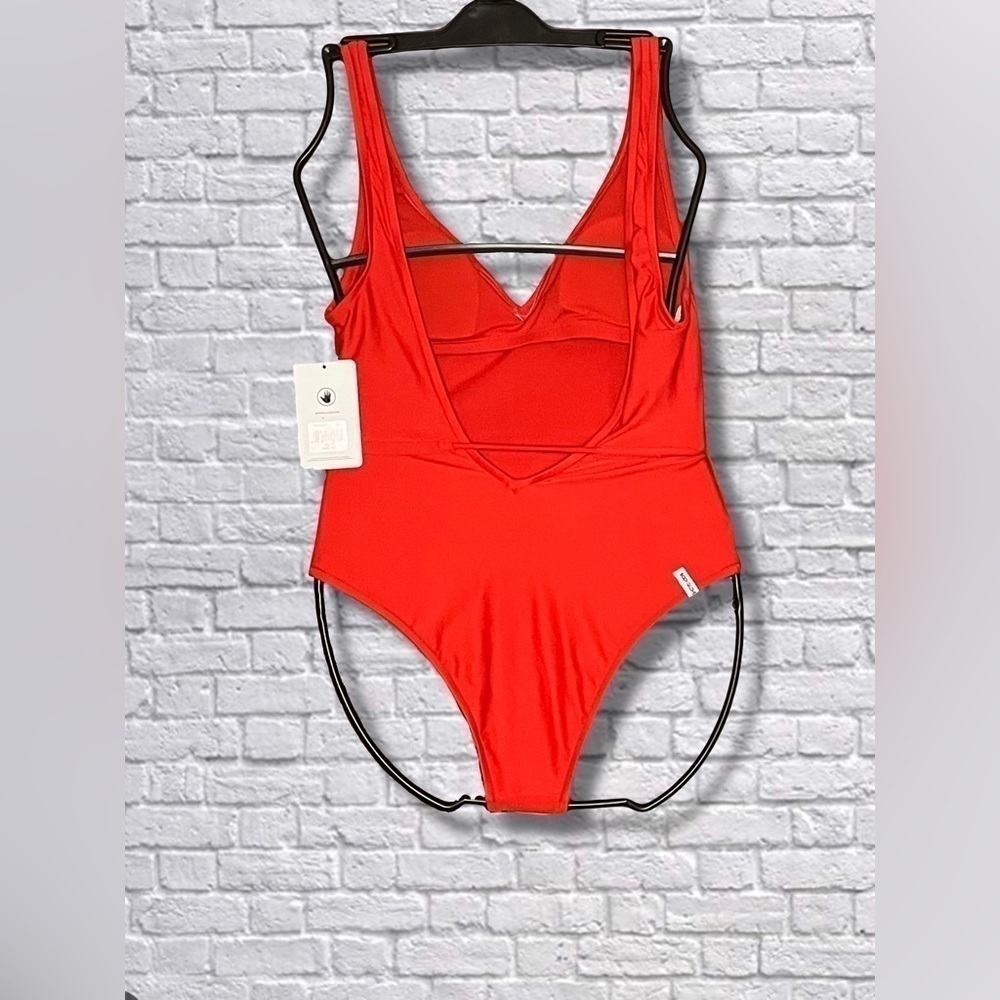 Body Glove Women's Standard Pam V-Neck One-Piece Swimsuit - Picture 3 of 6